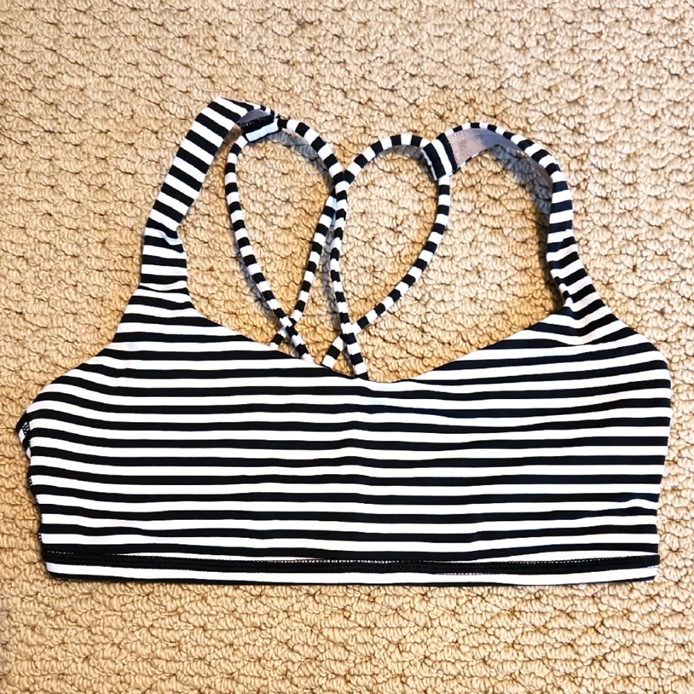 Lululemon Free to Be Bra size 6